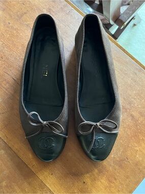 Chanel Brown suede Cap-Toe Bow Ballet Flats